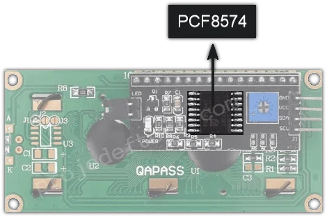 PCF8574 I2C LCD adaptör kontrolcü çipi (yonga) yakın çekim görüntüsü